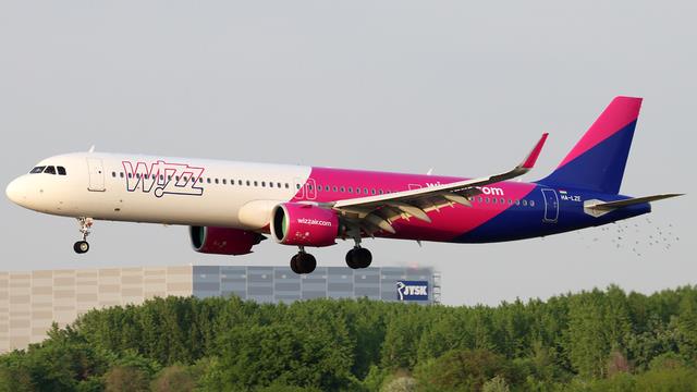 HA-LZE:Airbus A321:Wizz Air